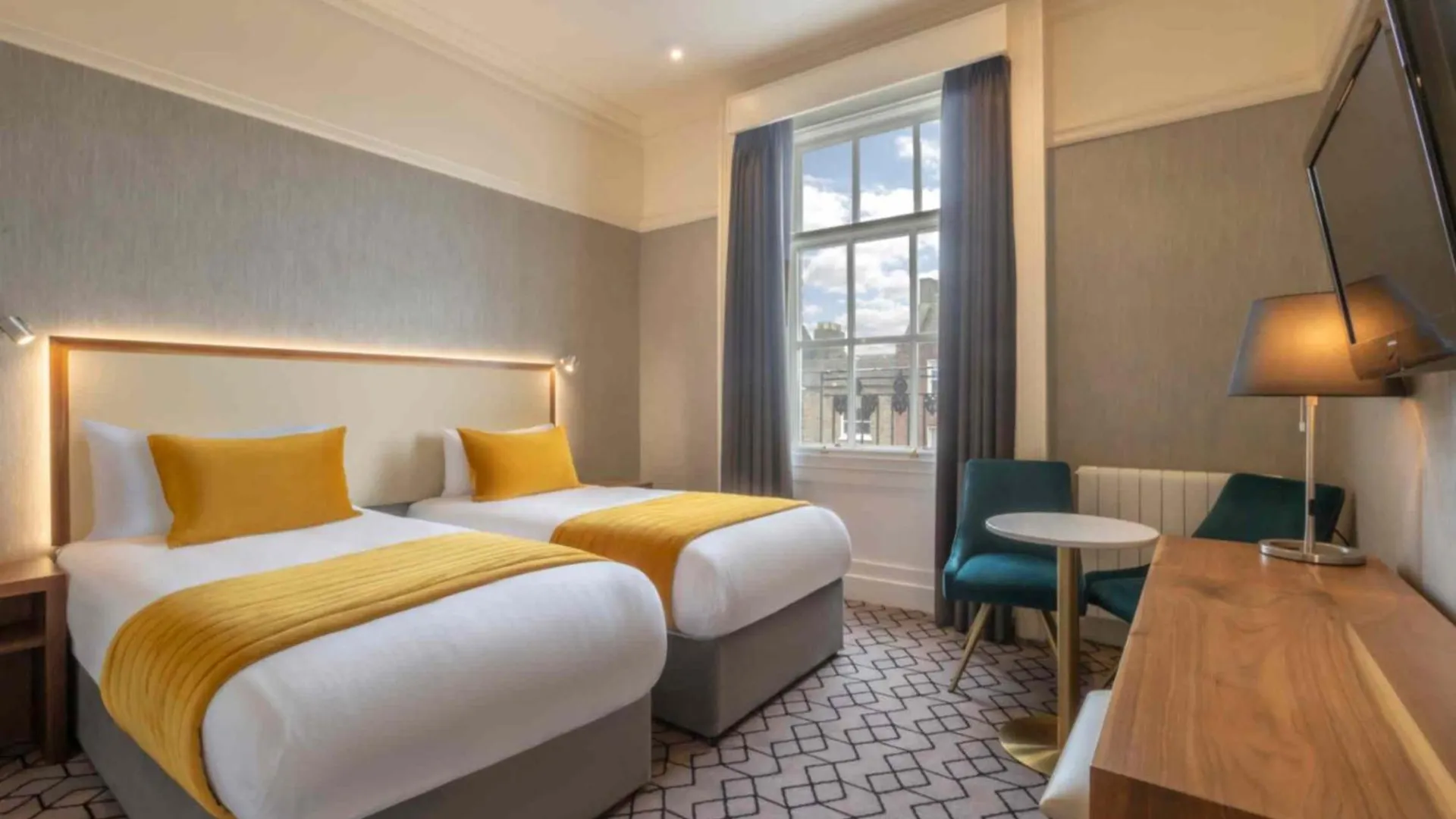 Albany House Otel Dublin 3*,