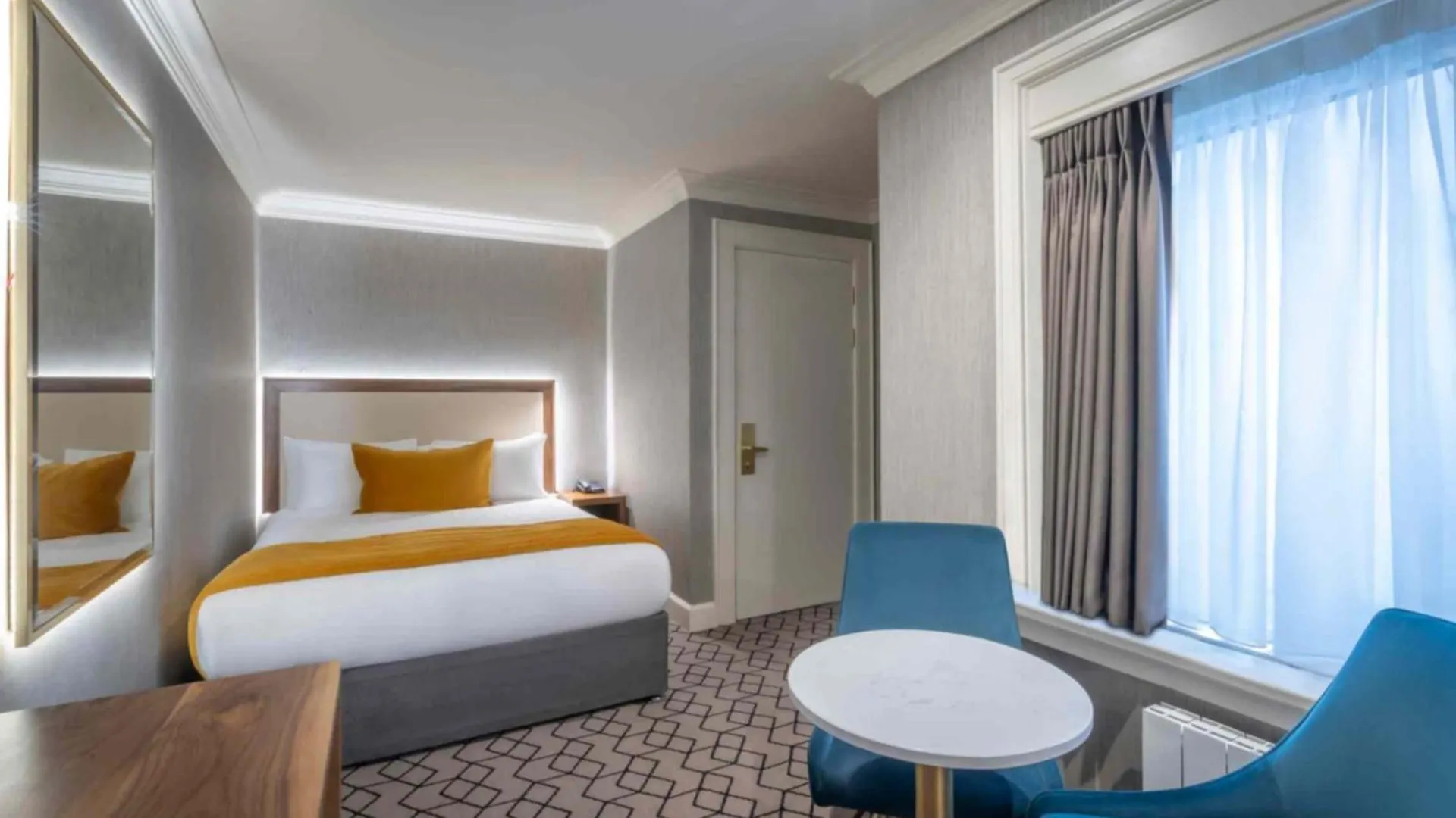 Albany House Otel Dublin 3*,