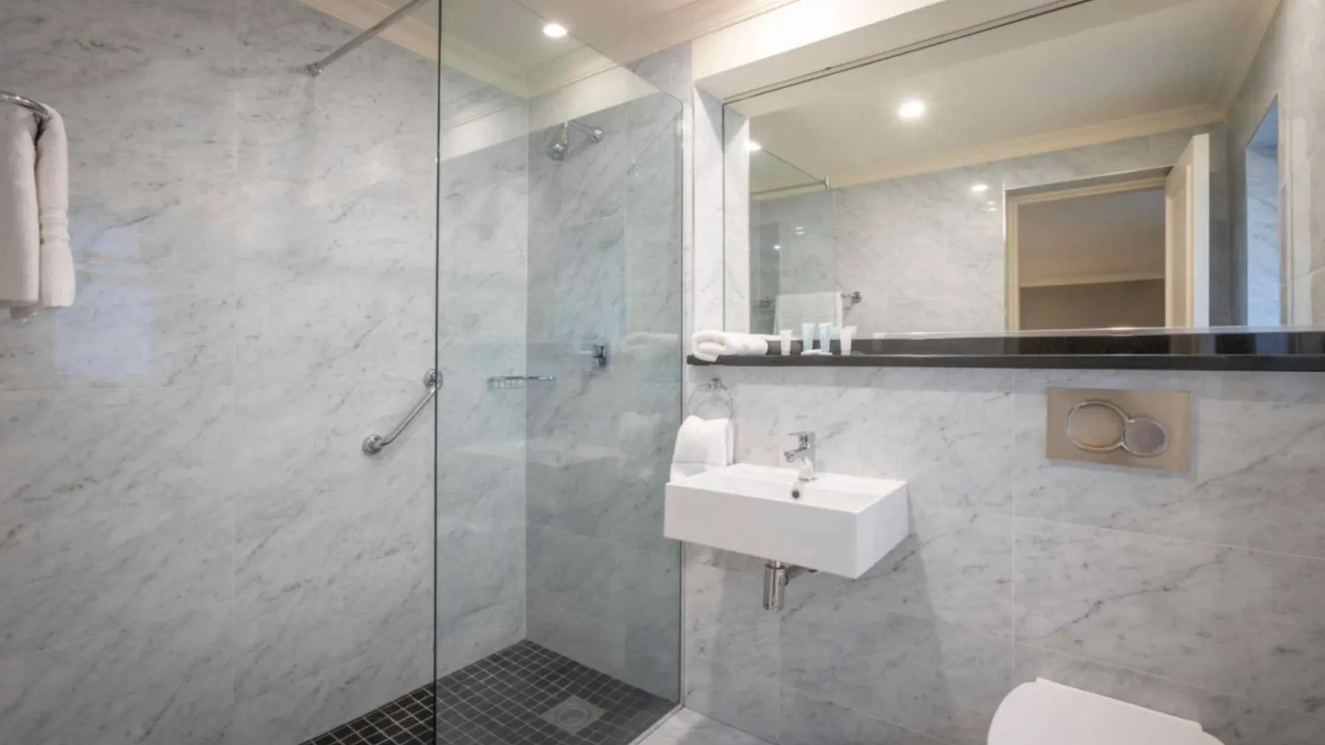 ***  Albany House Otel Dublin İrlanda